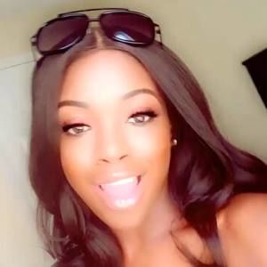 Meet your Posher, Tela